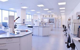 實(shí)驗(yàn)室觸電急救原則與設(shè)備防護(hù)指南